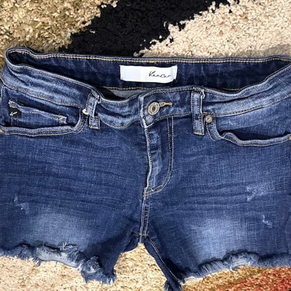 NWOT KanCan Blue Jean Shorts MEDIUM Flayed hem line Distressed - Picture 8 of 15